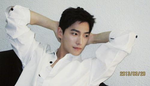 杨洋王楚然恋爱爆料视频,甜蜜互动引网友热议